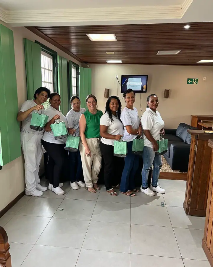 Equipe da Pousada Solar dos Guarás reunida