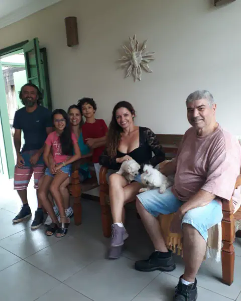Hóspedes reunidos com seus cães